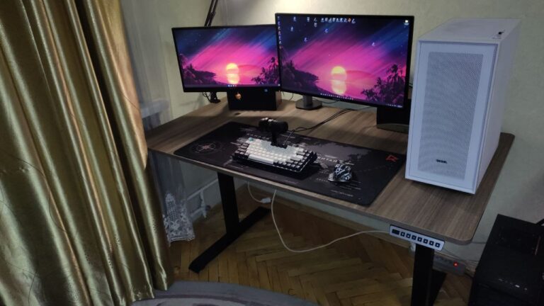 Як вписати ергономічні регульовані столи в дизайн домашнього офісу